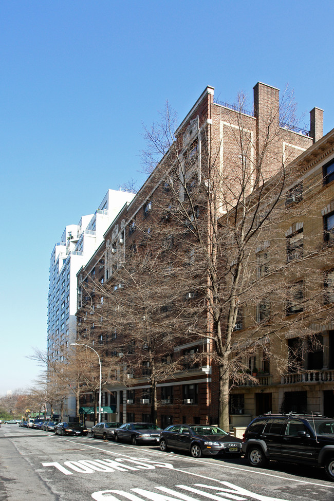 321 W 78th St in New York, NY - Foto de edificio - Building Photo