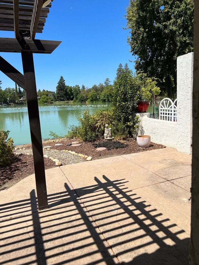 property at 813 Lake Terrace Cir