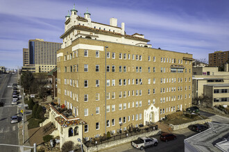 Ponce de Leon in Kansas City, MO - Building Photo - Building Photo