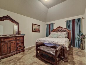 1096 Twin Estates Dr in Kyle, TX - Building Photo - Building Photo