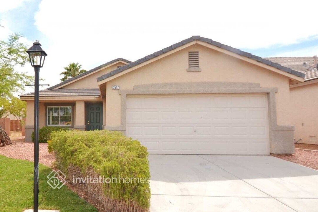 7517 Rainbow Spray Dr in Las Vegas, NV - Building Photo