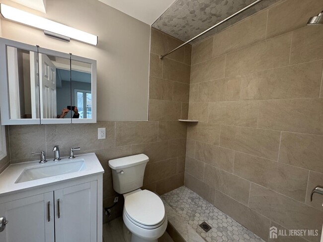 17 Harvey St in New Brunswick, NJ - Building Photo - Building Photo