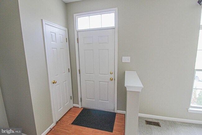 13014 Shamrock Glen Dr in Germantown, MD - Foto de edificio - Building Photo