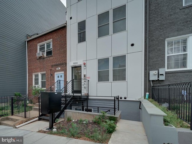 1004 18th St NE in Washington, DC - Building Photo - Building Photo