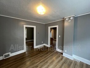 10006 Lamontier Ave in Cleveland, OH - Building Photo - Building Photo