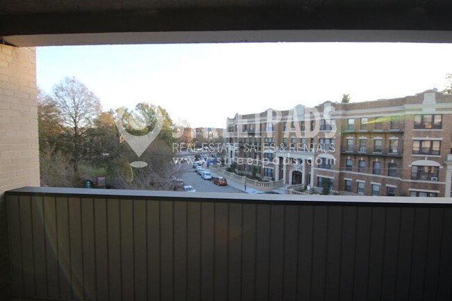 property at 125 Chiswick Rd