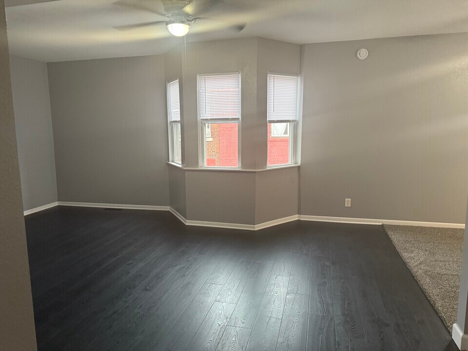 524 E Grand Ave, Unit Unit 2 in Beloit, WI - Building Photo