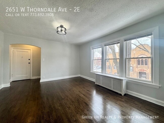 property at 2651 W Thorndale Ave