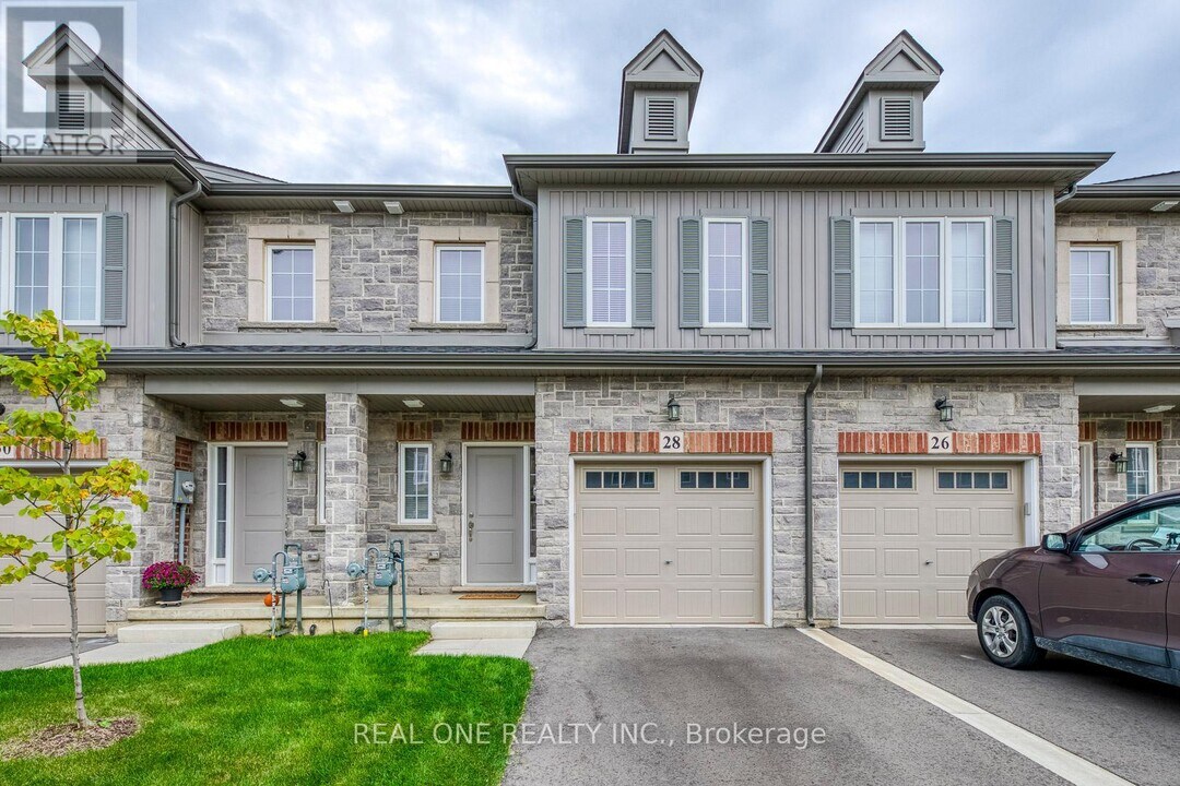 28 Garlent Ave in Hamilton, ON - Building Photo