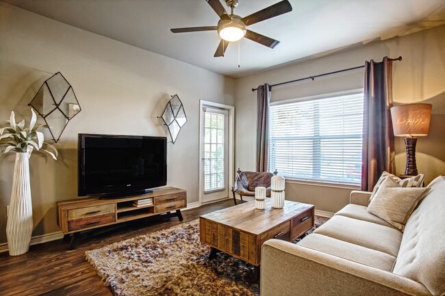 Stoneleigh Centerton Apartments in Centerton, AR - Building Photo - Building Photo