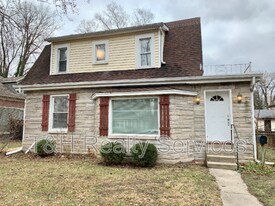 6155 Broadway St in Indianapolis, IN - Building Photo