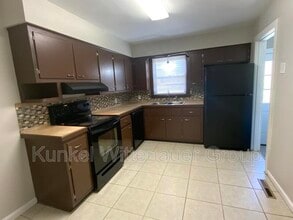 814 N 17th St in Belleville, IL - Building Photo - Building Photo
