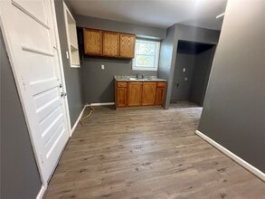 223 La Motte Ln in Ferguson, MO - Building Photo - Building Photo