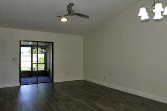 1382 Hendren Dr in Orlando, FL - Building Photo - Building Photo