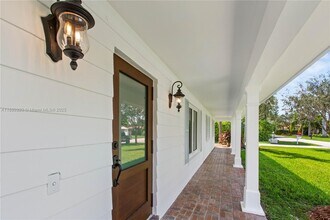 6270 Marlin Dr in Coral Gables, FL - Building Photo - Building Photo