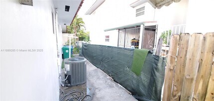 819 NW 22nd Pl in Miami, FL - Foto de edificio - Building Photo