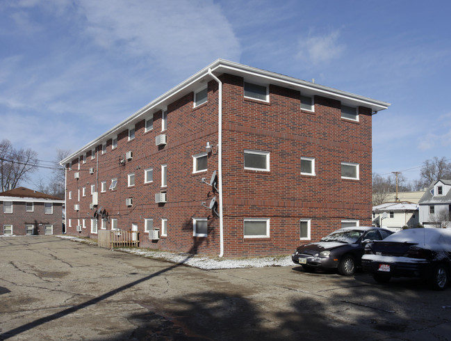 6303 Taylor Cir in Omaha, NE - Building Photo - Building Photo