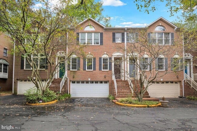 2904 Oakton Crest Pl in Vienna, VA - Building Photo - Building Photo