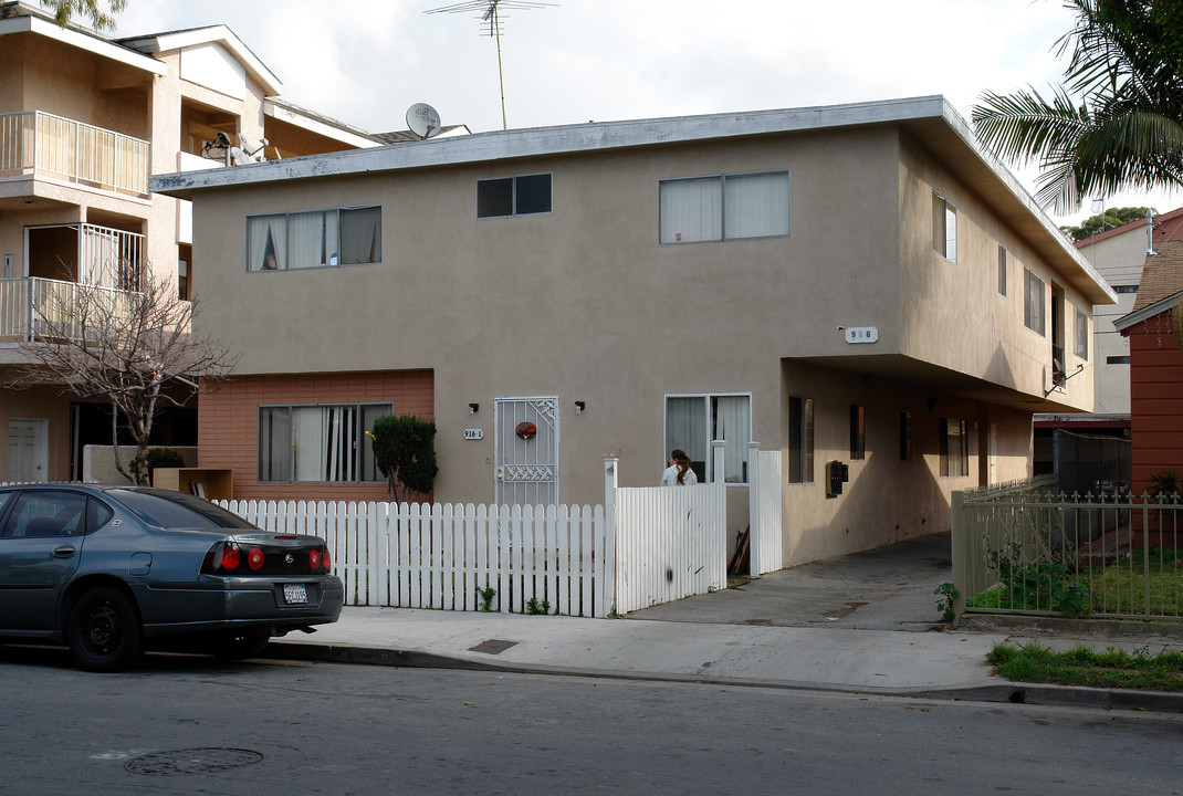 916 S Ash Ave in Inglewood, CA - Foto de edificio