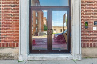 The Club on Washington in Binghamton, NY - Building Photo - Building Photo