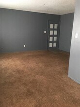 1100 Indiana St-Unit -214 in Graham, TX - Building Photo - Building Photo