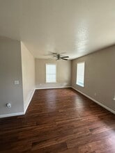 308 E 2nd St in Bishop, TX - Building Photo - Building Photo
