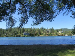 404 S Chinook Cir in Post Falls, ID - Building Photo - Building Photo