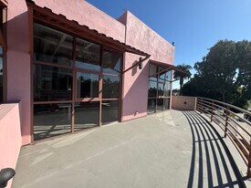 2110 Main St, Unit 304 in Santa Monica, CA - Building Photo