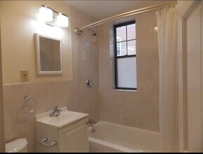 6 Sutherland Rd, Unit 1 in Boston, MA - Building Photo - Building Photo