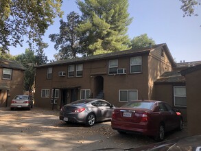 1930 Arcadian Ave in Chico, CA - Foto de edificio - Building Photo