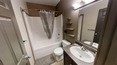 11202 75a Ave in Grande Prairie, AB - Building Photo - Building Photo