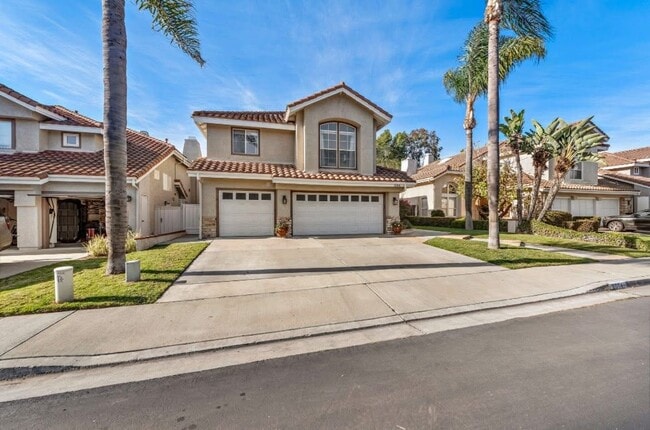 2004 Via Solona in San Clemente, CA - Foto de edificio - Building Photo