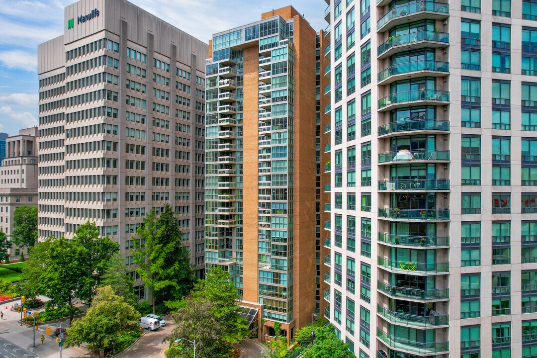 278 Bloor St E in Toronto, ON - Building Photo