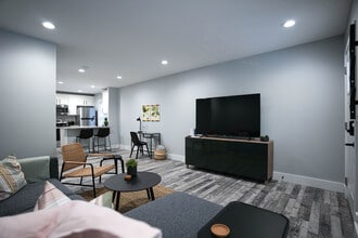 1027 W 5th St in Corbin, KY - Foto de edificio - Building Photo