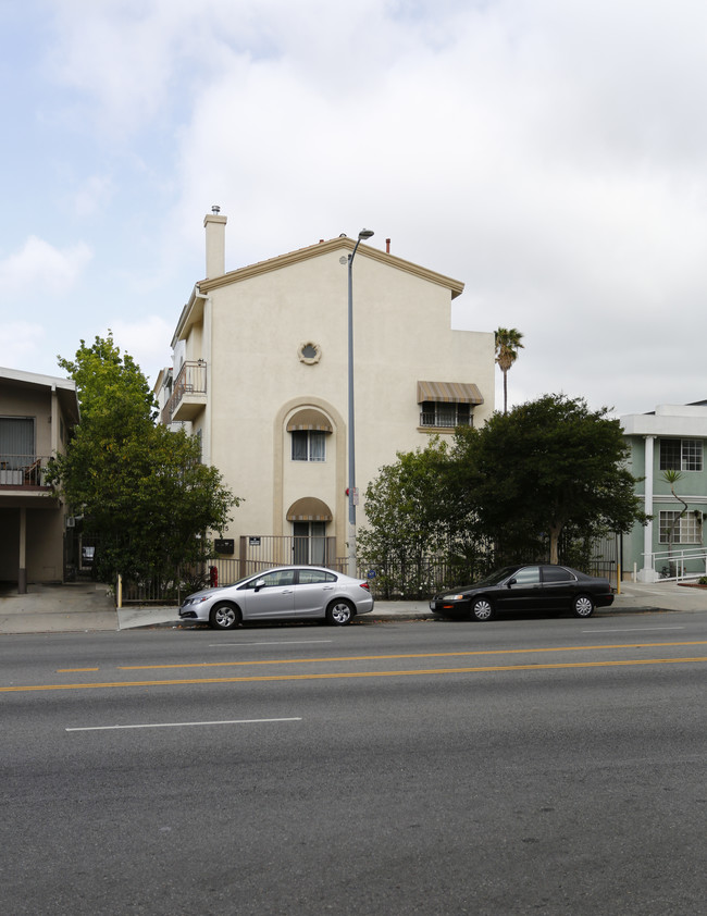 615 S Wilton Pl in Los Angeles, CA - Foto de edificio - Building Photo