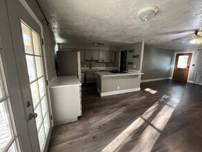 1012 Whitman Ct in The Dalles, OR - Foto de edificio - Building Photo