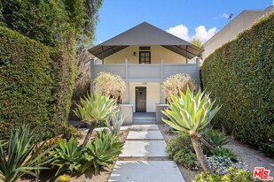 9014 Harratt St in West Hollywood, CA - Building Photo