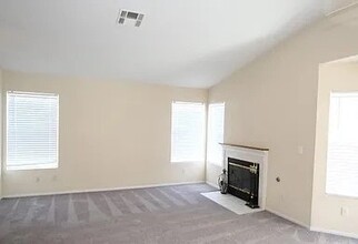 413 Europa Way in Las Vegas, NV - Building Photo - Building Photo