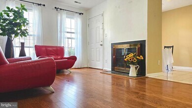 6008 Rabbit Hill Ct in Centreville, VA - Building Photo - Building Photo