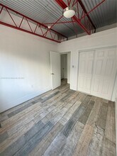214 NW 11th St, Unit B in Miami, FL - Building Photo - Building Photo