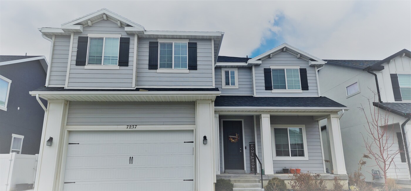 7237 Clear Sky Ln in Eagle Mountain, UT - Building Photo