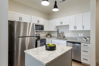 1729 Midtown (Pre-Leasing for June 2025) in Lexington, KY - Building Photo - Interior Photo
