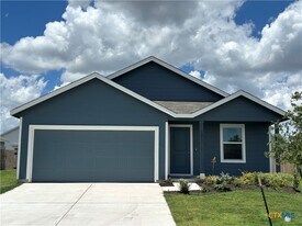 321 Bertram Oaks Dr in Bertram, TX - Building Photo