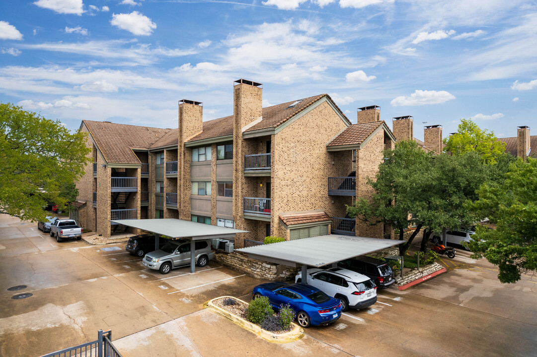 8888 Tallwood Dr in Austin, TX - Foto de edificio