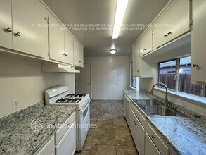 2222 Babette Way in Sacramento, CA - Building Photo - Building Photo