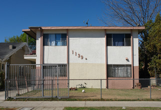 1139 N Kenmore Ave in Los Angeles, CA - Building Photo - Building Photo