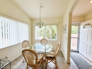 6680 Beach Resort Dr in Naples, FL - Foto de edificio - Building Photo