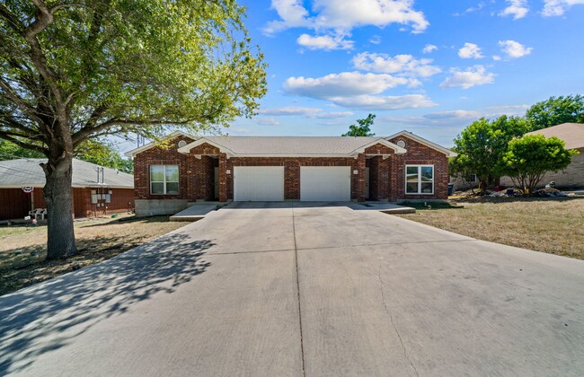 521 Clearfield Dr in New Braunfels, TX - Building Photo - Building Photo