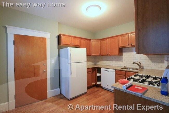 400 Cambridge St, Unit 1 in Cambridge, MA - Foto de edificio - Building Photo