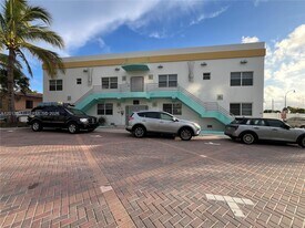 326 Wilson St in Hollywood, FL - Building Photo